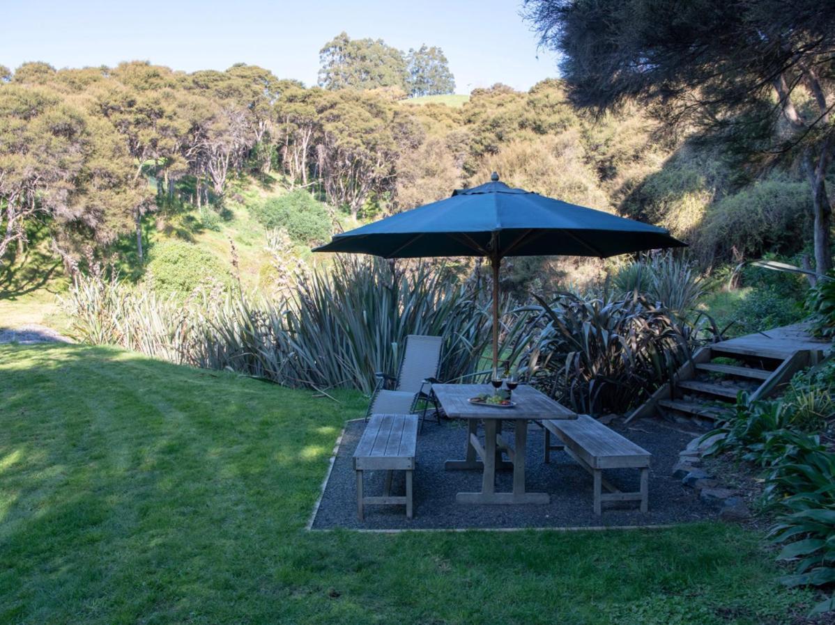 Kotare Point Paradise - Akaroa Holiday Home Екстериор снимка