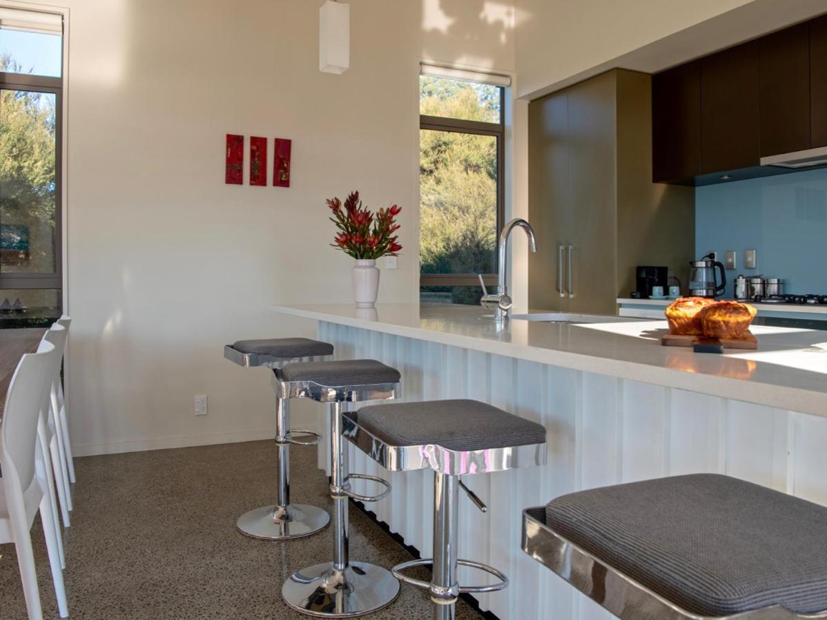 Kotare Point Paradise - Akaroa Holiday Home Екстериор снимка