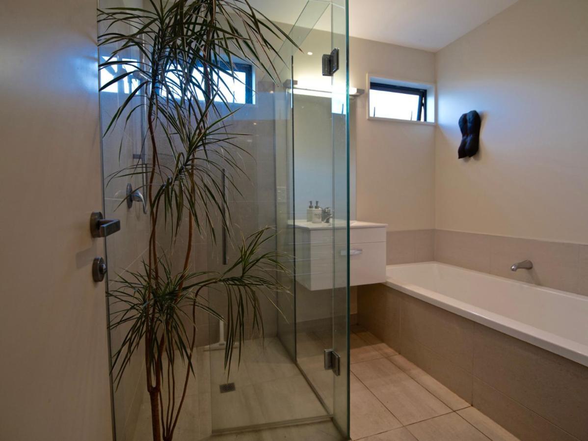 Kotare Point Paradise - Akaroa Holiday Home Екстериор снимка